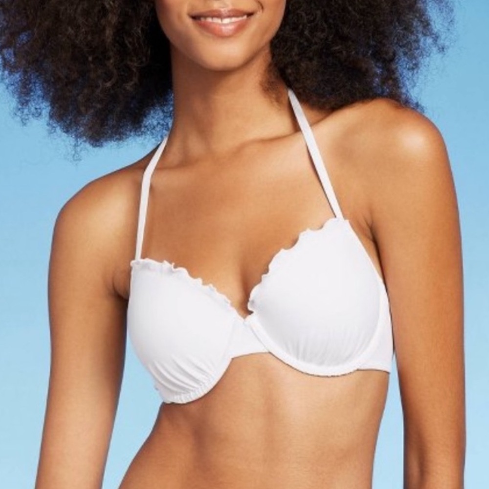 🔥 SALE White Ruffle Bikini Top | Size 36B